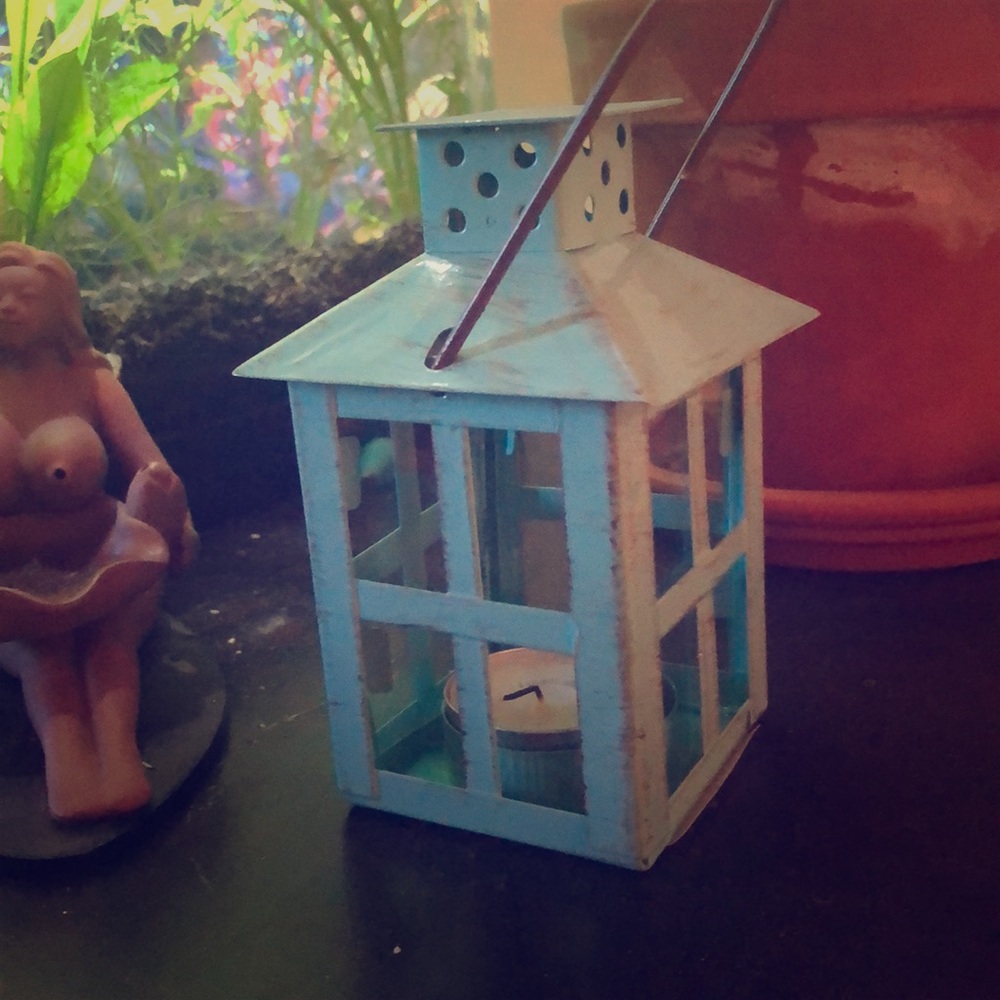 Tea light holder